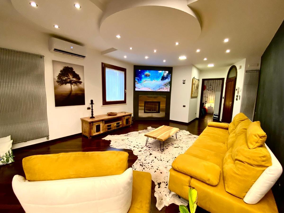 Wood Luxury House Apartment เปสการา ภายนอก รูปภาพ